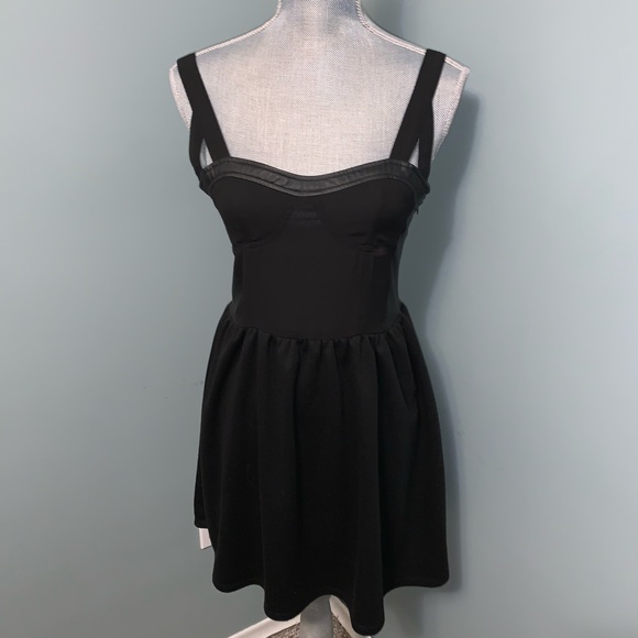 Honey Punch Dresses & Skirts - Honey Punch black party dress size large